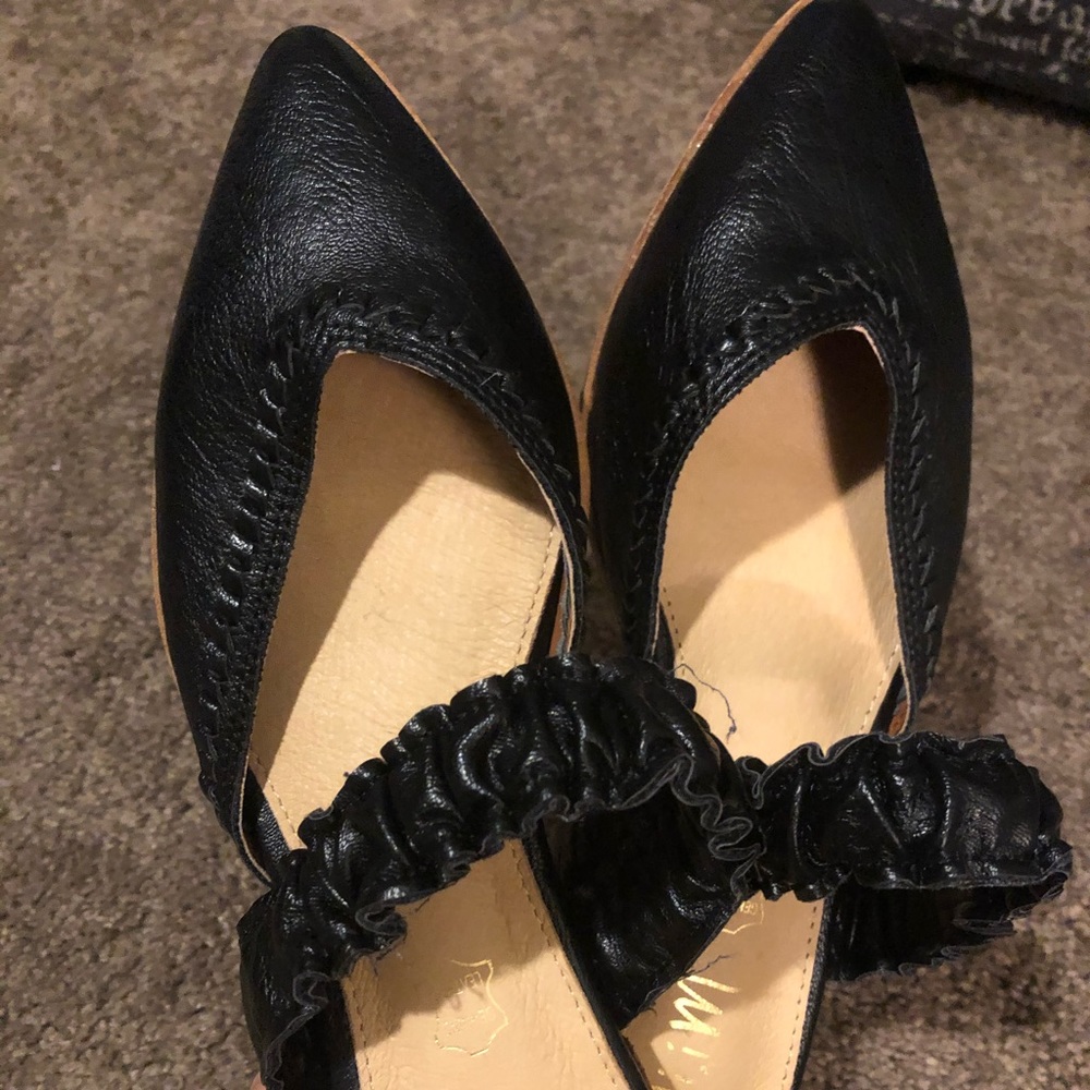 NWOT black Miim mules
